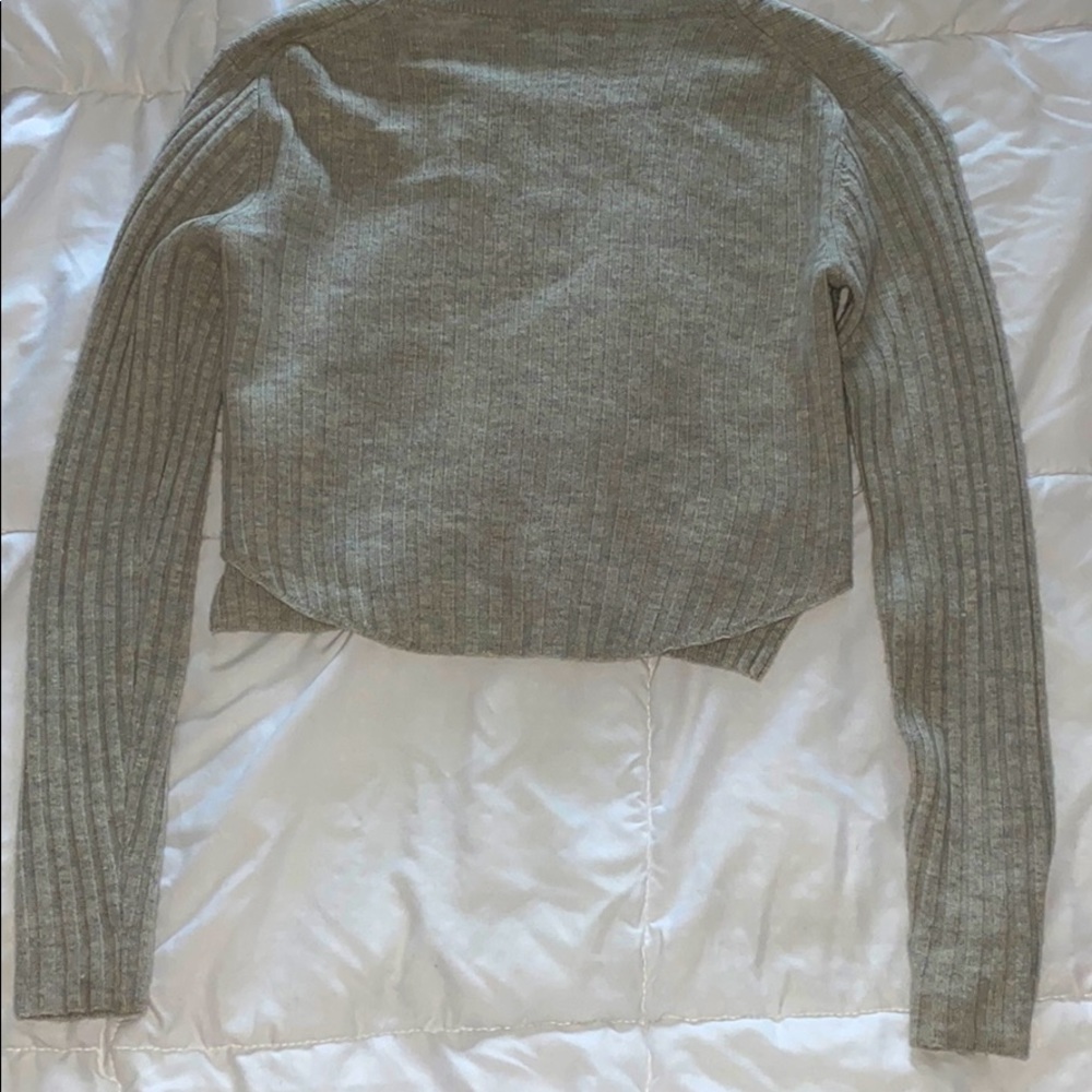 Aritzia cropped long sleeve sweater - Picture 3 of 3